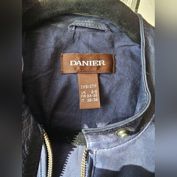 Danier Jacket - Picture 5 of 10